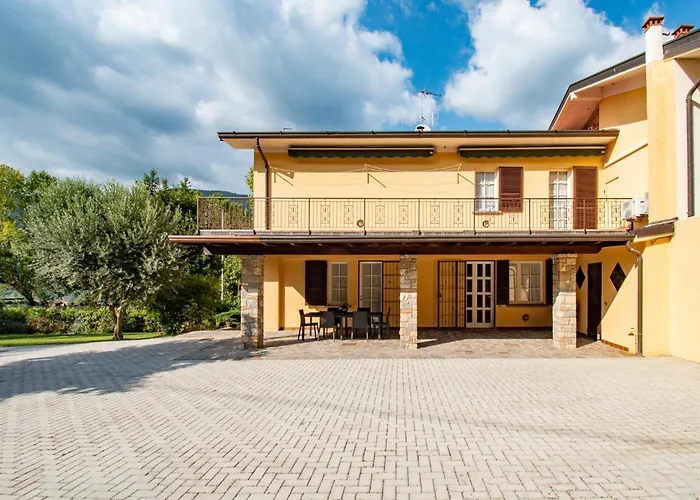 Cascina Ca' Bark Clusane